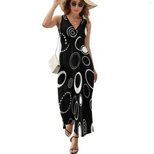Sukienki swobodne czarno -białe kółka retro wzór sukienki bez rękawów eleganckie luksusowe balu 2024