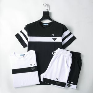 Designer nuovo designer di qualità Tute da uomo Set Felpe da jogger Tute da jogging sportive Tute da uomo Set da due pezzi T-shirt Pantaloncini a maniche corte stampati estivi L