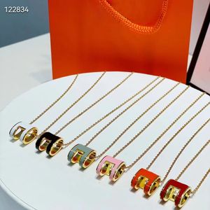 Necklace Women New Jewelry Designer Pendant Necklaces Famous Hot Chain Luxury Jewelrys for Party Gift Free Shipping 6 styles Black White Pink