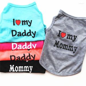 Odzież dla psów 1 pc urocze bawełniane ubrania do szczeniaka Kitty Blackclassic Love Mommy Daddy Wzorki kamizelki T-shirt produkt dla zwierząt