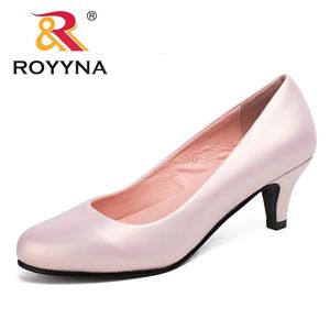 Royyna Spring Autumn Styles pumpar kvinnor Big Size Fashion Sexig rund tå söt färgglada mjuka kvinnor skor 240307