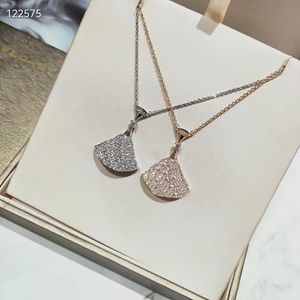 Diamond Neclace Men Women Designer Jewelry Pendant Luxury Classic Casual Formal Fashion Party Stainless Steel Designer Necklaces Sliver Gold
