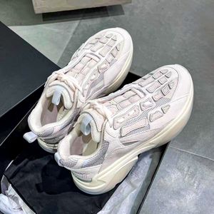 2024 Neues Skelett -Sneaker -Designer Ami Casual Shoes Track Luxusplattform Tennis Outdoor Männer Frauen Low Rock Bone Foam Runner Run Schuh Flachbasketball Sporttrainer Turnschuhe