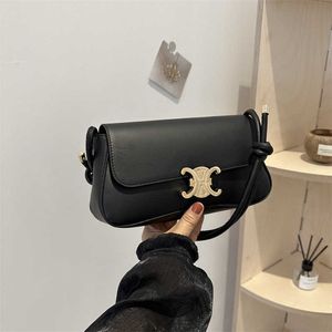 Trimphal Arch Bagの女性クロスボディバッグ