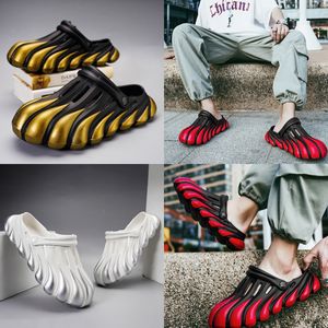 Sandaler målade Claw Golden Dragon Eva Hole Shoes Thick Sole Sandals Summer Beach Men's Shoes Toe Wrap Breattable Tisters Gai 40-45