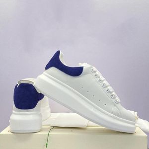 높은 캐주얼 신발 패션 새로운 다재다능한 두꺼운 단독 부부 작은 흰색 신발 여성 반사 내부 반사 운동 남자 여자 화이트 신발 크기 : 36-45