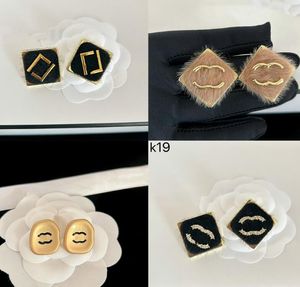 Moda kadın 18k altın kaplama tasarımcı mektup kulak saplama küpe geometri marka yuvarlak geometri mektupları kristal rhinestone küpe düğün partisi jewerlry