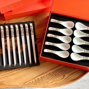 Set di stoviglie di design Set di bacchette e cucchiai in ceramica 10 paia di bacchette e 10 cucchiai con combinazione confezione regalo