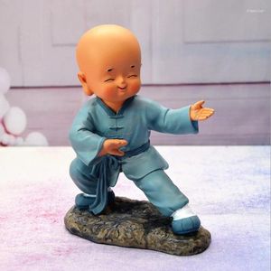 Dekorativa figurer Kungfu Little Monk Sculpture Chinese Style Harts Hand-Carved Buddha Statue Söt heminredningar Tillbehör gåva