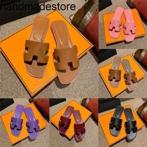 Top Orans Sandal Leather Classic MS Slippers Designer للنساء الصيف غير الرسمي الأزياء الفاخرة الجلدية المسطحة المنزلية الصلبة الشاطئ الذهب الأصلي عالي الجودة