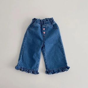 2024 Spring Girls Baby Ruffle Edge Jeans Children Wide Leg Casual Denim Pants Kid Cotton Loose Fashion Trousers Infant Clothing 240318