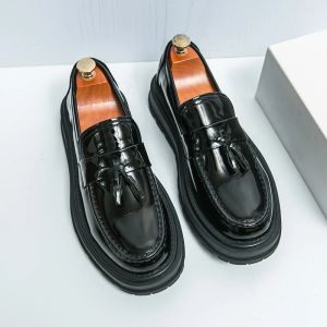 Fashion Thick Bottom Men's Business Patent Leather Shoes Slip-on Tassel Shoes Student Shoes Office Loafers Black Shoes Kerae