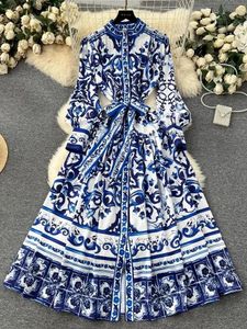 Runway Red Blue and White Porcelain Print Holiday Maxi Dress Stand Single Breasted Loose Sets Up Belt Long Robe Vestido 240314
