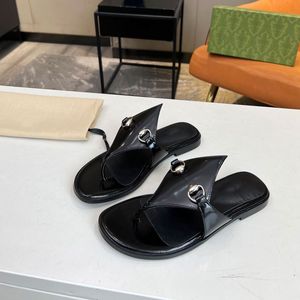 Sandali moda donna estivi Designer comode scarpe piatte casual Infradito da spiaggia minimalista per le vacanze