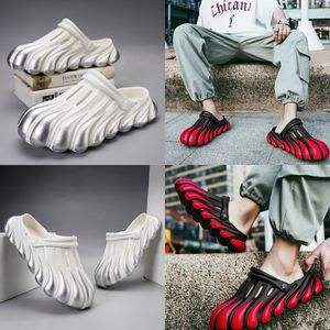 Sandaler målade Claw Golden Dragon Eva Hole Shoes Thick Sole Sandals Summer Beach Men's Shoes Toe Wrap Breattable Tisters Gai 40-45 EUR