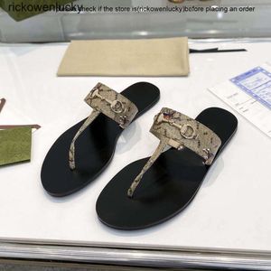 GGLIES NYTT FASHET NET RÖD SOMMER LÄDER HERRINGBONE Slippare Luxur Designer Slider Beach Sandals Casual Mens Flat Sandals Size 35-46 +Box