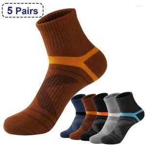 Skarpetki męskie Mężczyźni Czarna jakość Lot Rozmiar 38-45 Run Casual Oddychany Sock Sock High Cotton 5 Male Sokken Sports