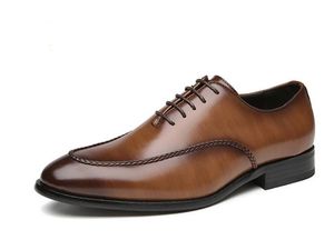 Stilista di moda Top scarpe eleganti formali per marchi da uomo Scarpe da lavoro in vera pelle Scarpe casual da uomo Oxford firmate a punta