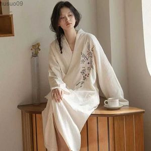 home clothing 2018 Japanese kimono dress autumn womens cotton crepe fabric embroidery summer bathroom service pajamas bathrobesL2403