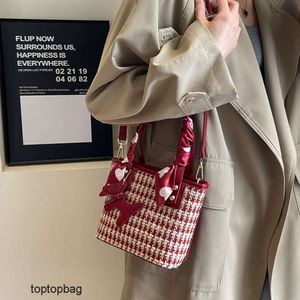 Designer Luxury fashion Tote bags New Handheld Vegetable Basket Bag Water Bucket Bag 2024 Fashion Versatile Small Fragrance Style Bride Bridesmaid Bag