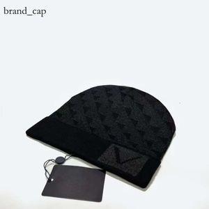 Louies Vuttion Hat Classic Weave Letter Decal Fashion Mens Designers Bonnet Winter Beanie Fashion Trend暖かい13色5364