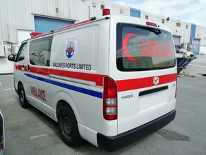 سيارة إسعاف Van Toyota High Roof Ambulance