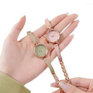 Orologi da polso Orologi da donna Lusso leggero Stili di nicchia da donna Bracciali Arte Ragazze autunnali e invernali