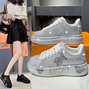 Trendy board shoes shiny little bear hot diamond womens shoes crystal banquet party shoes spring and summer designer outdoor casual jogging shoes Size 35-40
