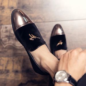 Обувь роскошные мужские лоферы скользит на подлинных кожаных туфлях. Свадебная обувь для бизнеса.