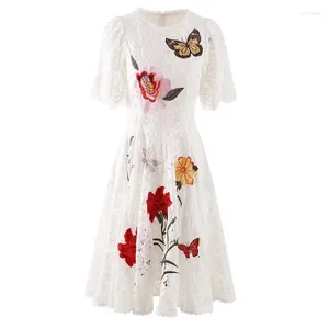 パーティードレス高品質のレースドレス2024夏のスタイルの女性カラフルな蝶刺繍半袖エレガントな白いクラブウェア