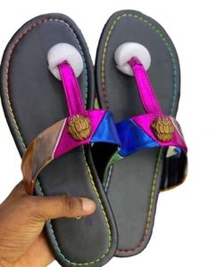 2024 Högkvalitativ Kurt Geiger Flip Flops Slippers Womens Sandals Stitching Luxury Rainbow Slipper Designer Slides Flat Shoes Eagle Head Diamond Fashion Shoes 3566