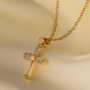 Instagram style 18K gold stainless steel inlaid with white zircon square geometric pendant necklace non fading niche accessory