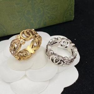 Band Rings Vintage Designer Band Rings Women Fashion Crystal Letter Gold Silver Plated Love Smycken Tillbehör Ring Fin Carving Finger Ring