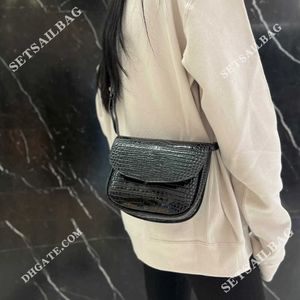 Borsa a tracolla di design di lusso Borsa a tracolla da donna Borsa a mano in pelle di coccodrillo nera dorata Portafoglio di alta qualità Caviale Versatile piccola borsa quadrata con patta 02