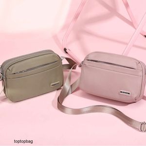 Projektant luksusowy modny torby na ramię 2024 NOWOŚĆ WOMENS Crossbody Bag modne i wszechstronne swobodne małe kwadratowe torba