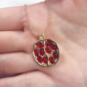 Colares Pingente Vintage Fruta Fresca Vermelho Garnet Colar Clássico Cor de Ouro Resina Pedra Romã Jóias Para Mulheres Gift228f