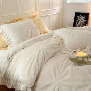 Bedding Sets Winter Set Twisted Pleat Duvet Cover Ruffles Home Linens Thicken Solid Bedclothes White Ran-mantic Plush Fitted