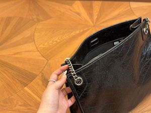Stylish Designer Shoulder Bag for Women, Genuine Leather Tote Bag with Hardware