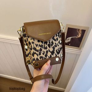 Designer Luxury Fashion Shoulder Bags Instagram New Womens Bag Korean Leopard Print Mini Bag One Shoulder Crossbody Mouth Red Bag ID Bag