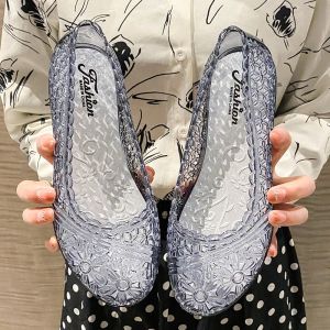 Flats round toe cutout jelly shoes woman transparent flats new summer casual beach shoes female slip on loafers waterproof pvc flats