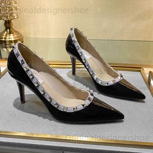 Sandały luksusowe buty designerskie letnia marka desinger skórzana damska sandałowe slajdy swobodne slajdy na zewnątrz żeńskie klapki t2403