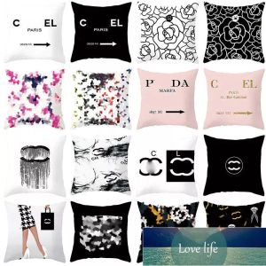 Pillow Fashion Designer Throw Pillows Black and White Throw Pillow Letter Logo Colorful Square Home Pillow Cover Sofa Decoration Pad 45 x 45cm wit