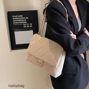 Designer Luxury fashion Shoulder bags Ins2023 New Versatile Western Style Frosted Chain Shoulder Bag with Elegant Postman Bag