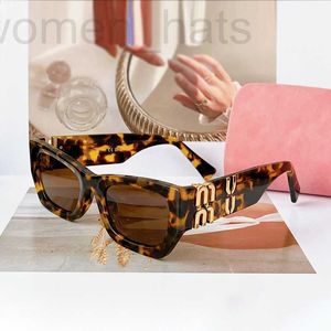 Solglasögon designer solglasögon mui kvinnors toppkvalitet 1 bästa rektangulära acetat solglasögon toppklass Oval Avant Garde Daring Lady Eyewear 0U07