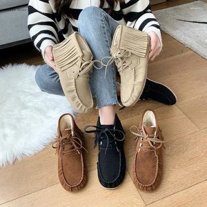 Boots 2024 Autumn Lace Round Toe Soft Sole Retro عرضية قصيرة متعددة الاستخدامات مريحة للنساء الأنيقة