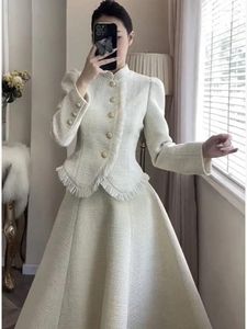 Vestidos de trabalho de alta qualidade moda branco conjunto de duas peças 2024 outono elegante botão até borlas tops saia longa conjuntos vintage mulheres roupas ternos