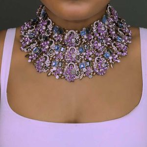 Dvacaman kobiety warstwy krystaliczny łańcuch wisiorek Naszyjnik Duży oświadczenie Naszyjnik Rhinestone Indian Bridal Jewelry Famale Bijoux AI32 x0202G