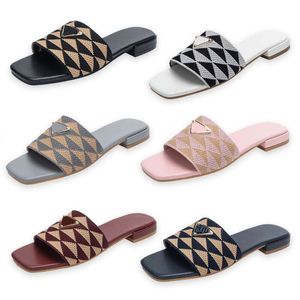 Designer Slides Embroidered Fabric Slippers Metallic Slide Sandals Embroidery Mules Women Low Heel Flip Flops Casual P Sandal Summer Chunky Heels Rubber Sole Shoes