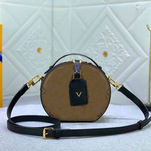 Tasarımcı crossbody çanta mini boite chapeaux el çantası omuz çantaları şık kadın bel çanta mektubu logo klasik totes yuvarlak çanta 17cm çanta