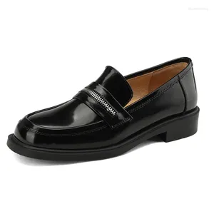 Модельные туфли, женские лоферы из лакированной кожи, SmallHut, весна 2024, женские черные, бежевые туфли с круглым носком на низком каблуке, украшение на металлической молнии